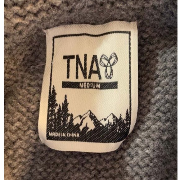 Aritzia TNA 100% Lambswool Grey Long Sleeve Sweater - Picture 4 of 6